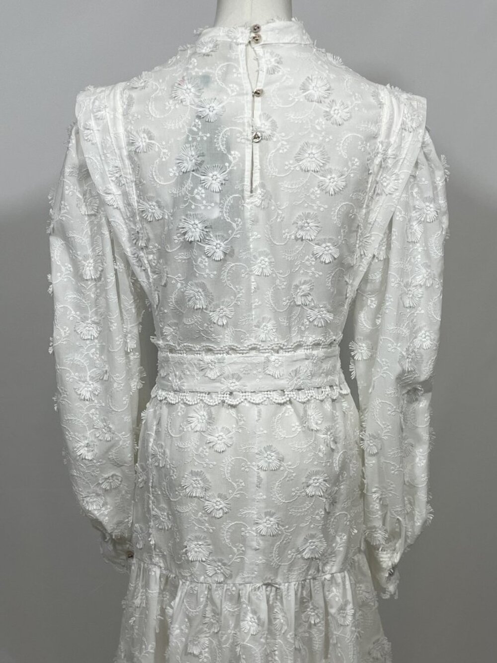 FARM Rio Off-White 3D Flower Pleated Mini Dress - Picture 3 of 6